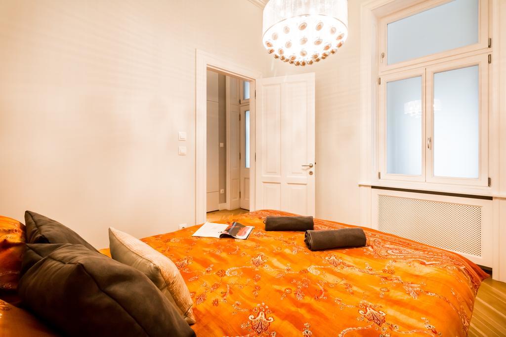 Ferienwohnung Bpr Opera Lux Treasure Budapest Exterior foto